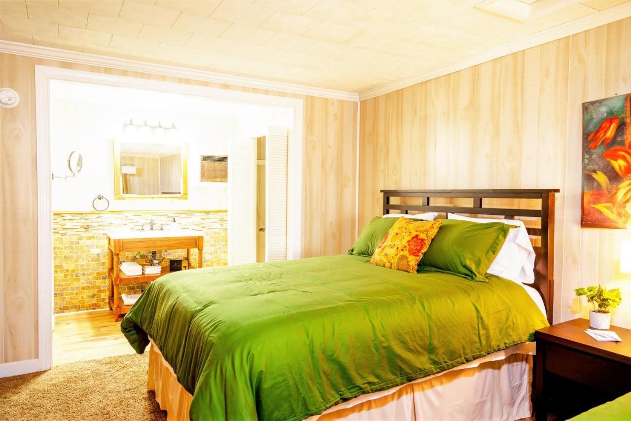 River Front Resort Элкинс Экстерьер фото