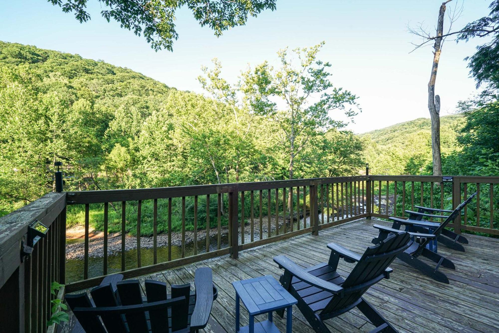 River Front Resort Элкинс Экстерьер фото