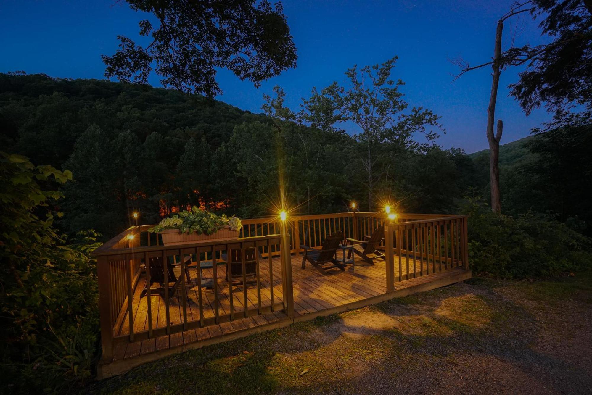 River Front Resort Элкинс Экстерьер фото