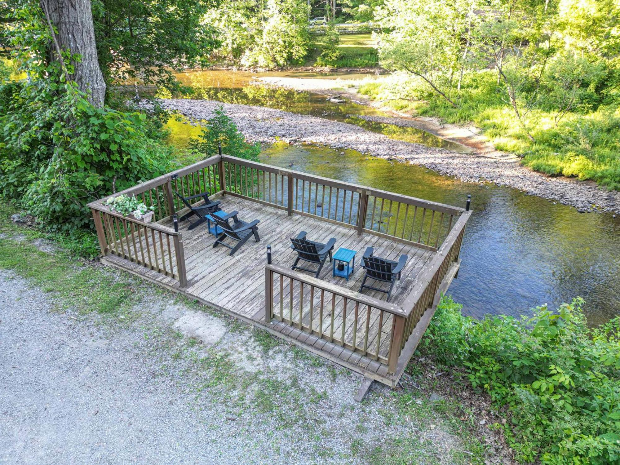 River Front Resort Элкинс Экстерьер фото