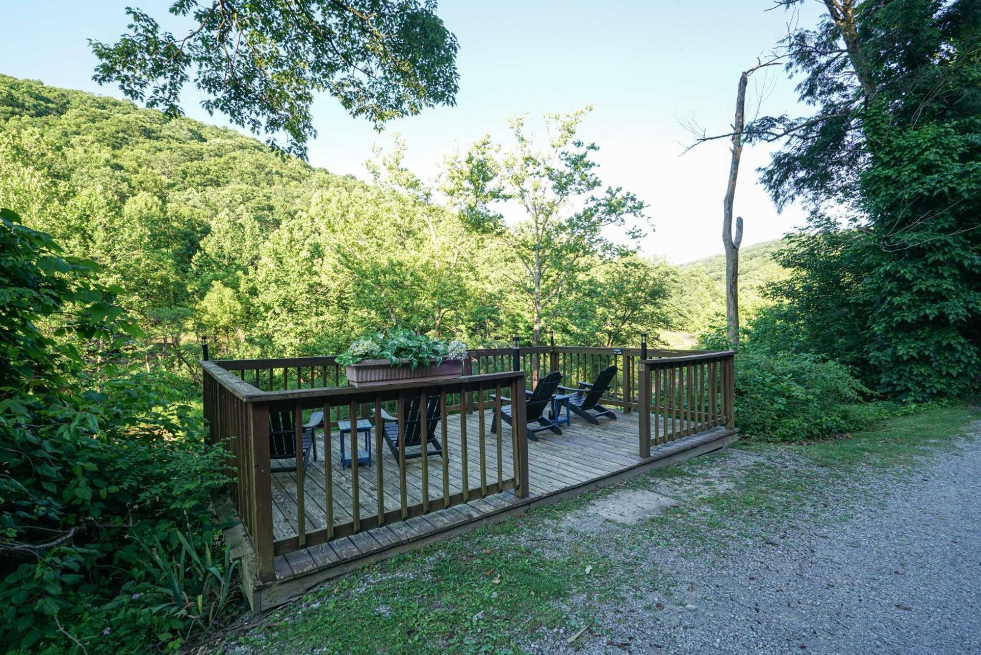 River Front Resort Элкинс Экстерьер фото