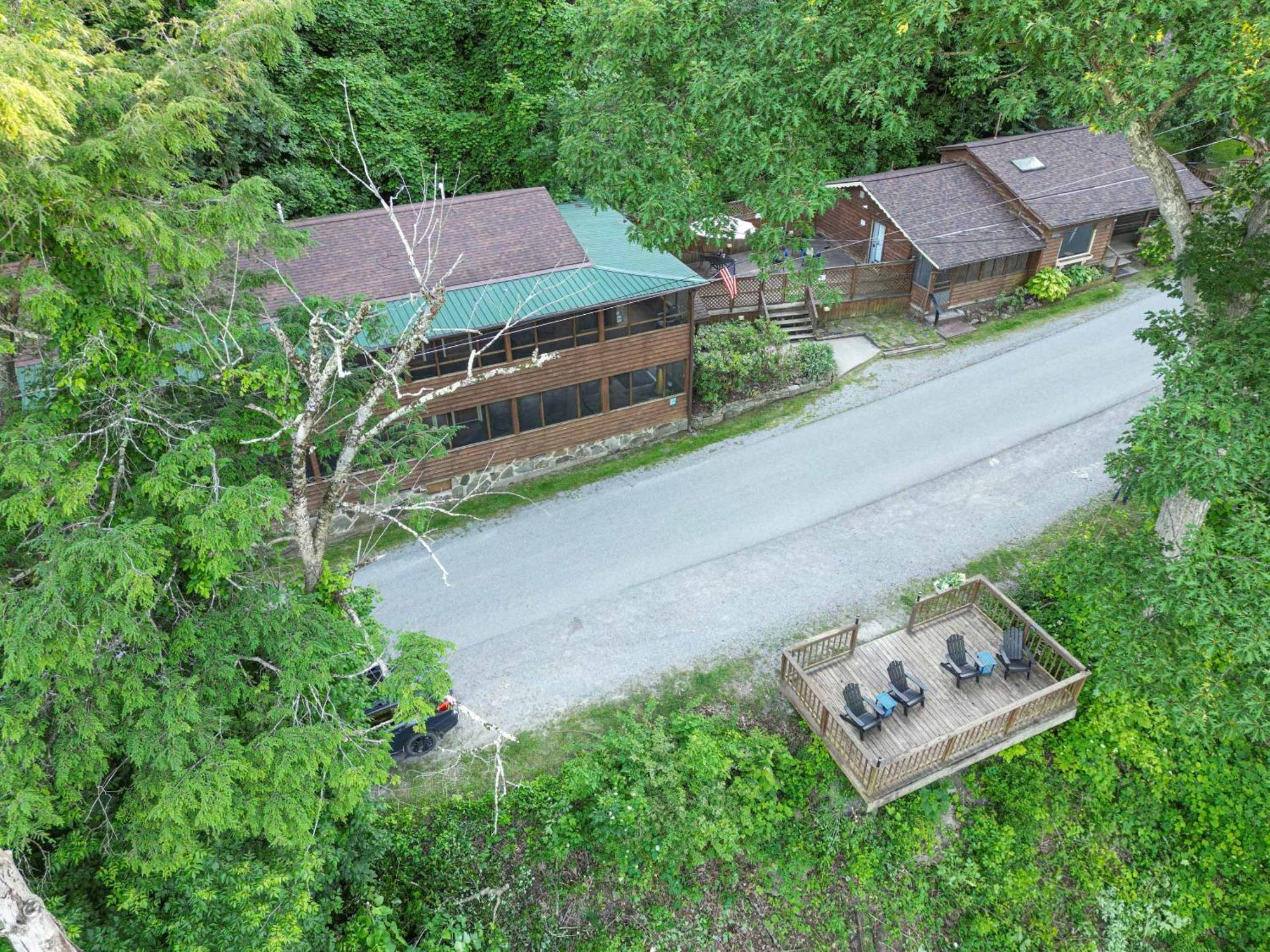 River Front Resort Элкинс Экстерьер фото