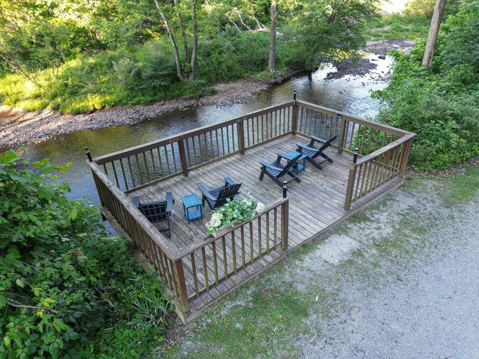 River Front Resort Элкинс Экстерьер фото